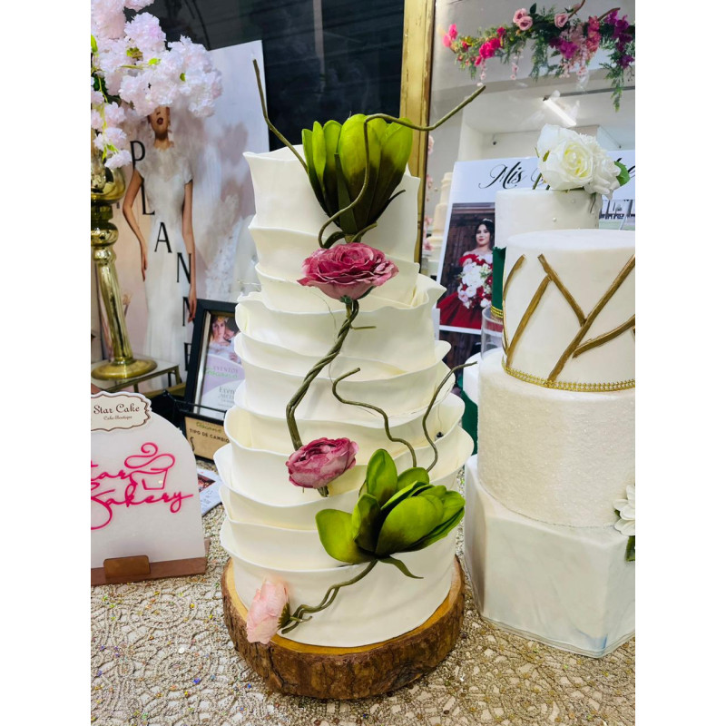 Pastel Maqueta 4222 Blanco con Flores y Ondas