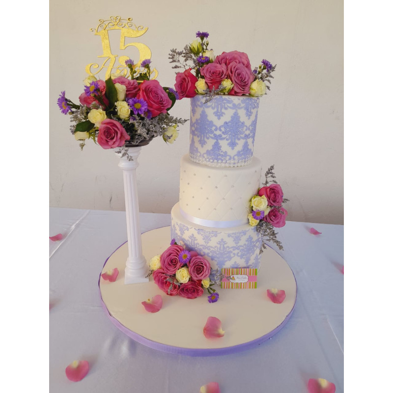 Pastel de XV 4334 Azul con Blanco